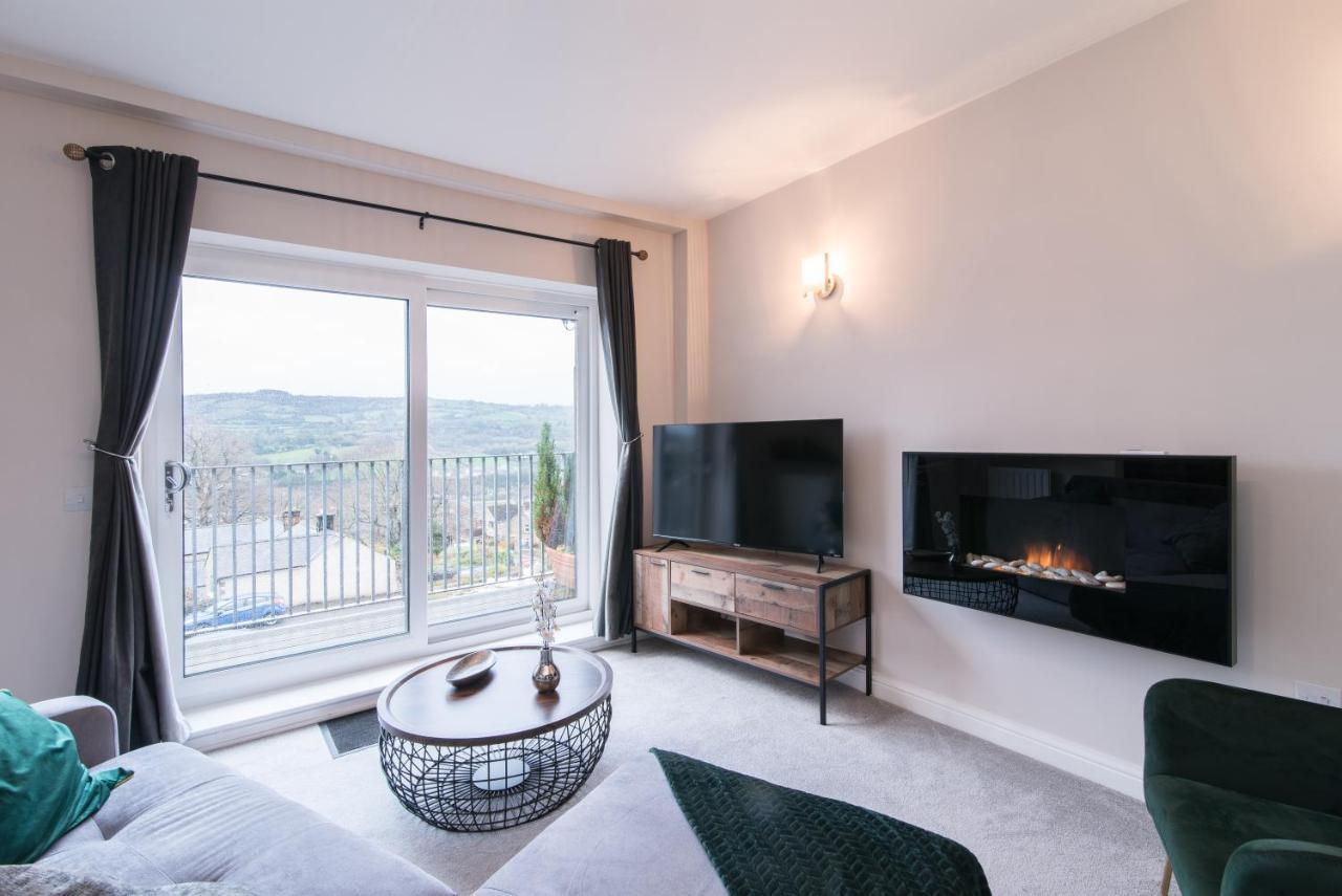 דירות מטלוק Immaculate 3 Bed House - Stunning Balcony Views מראה חיצוני תמונה