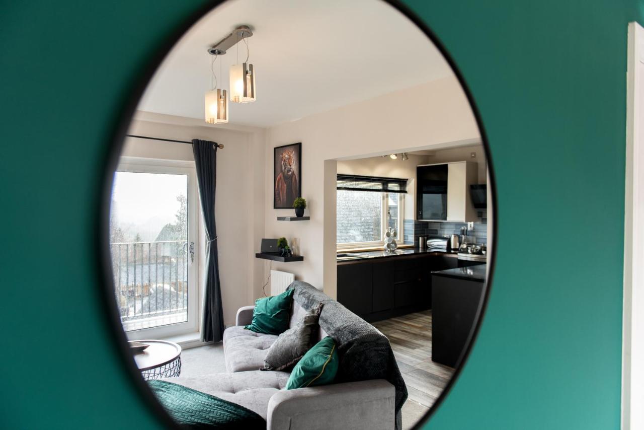 דירות מטלוק Immaculate 3 Bed House - Stunning Balcony Views מראה חיצוני תמונה