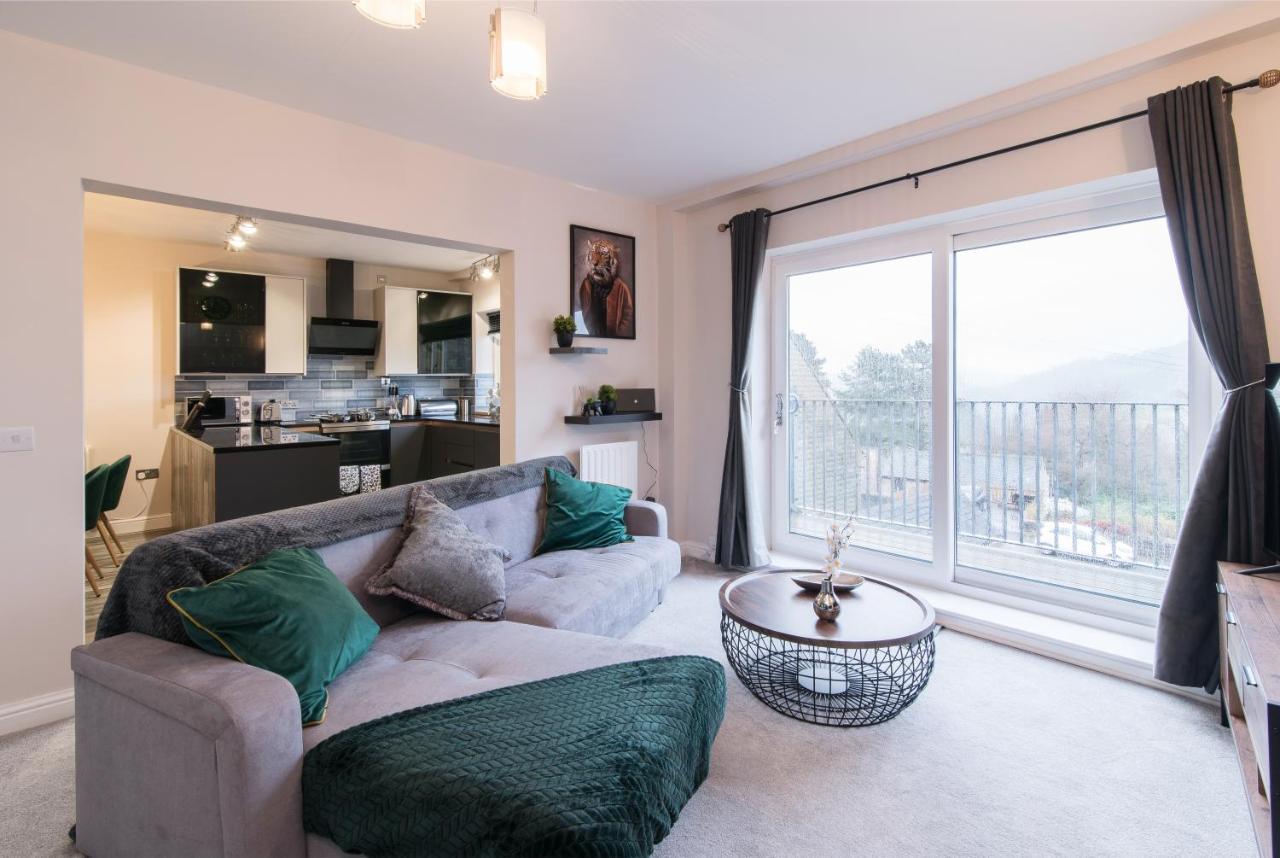 דירות מטלוק Immaculate 3 Bed House - Stunning Balcony Views מראה חיצוני תמונה